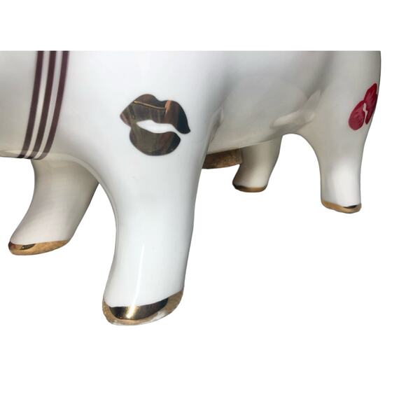 Henri Bendel “Pucker Up” Discontinued Lipstick Kisses Porcelain Piggy Bank - Picture 10 of 12